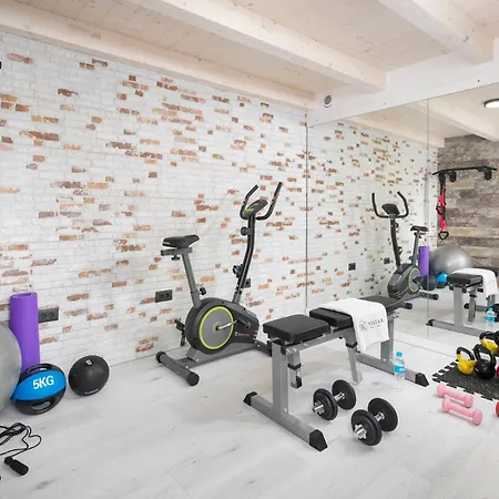 Vila K With Rooftop Jacuzzi, Sea View And Private Gym Premantura
