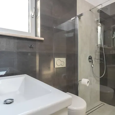 K With Rooftop Jacuzzi, Sea View And Private Gym * Premantura