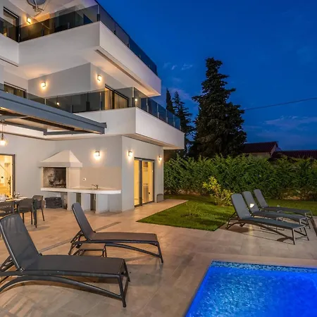 K With Rooftop Jacuzzi, Sea View And Private Gym