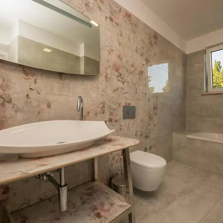 K With Rooftop Jacuzzi, Sea View And Private Gym