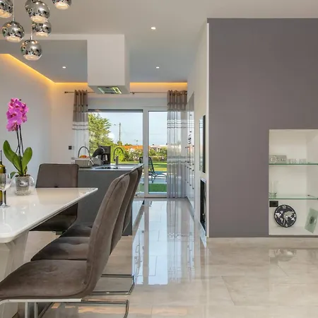 Villa K With Rooftop Jacuzzi, Sea View And Private Gym *