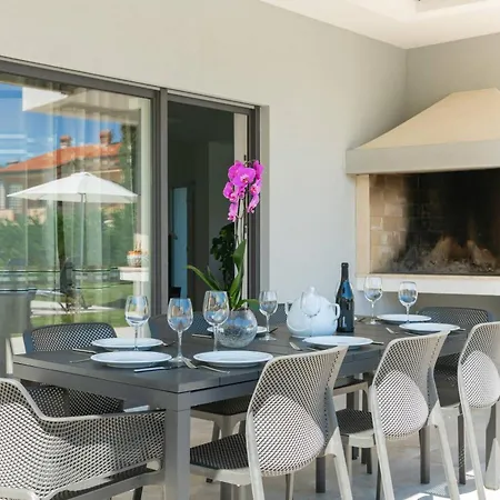 K With Rooftop Jacuzzi, Sea View And Private Gym * Premantura