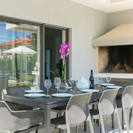 K With Rooftop Jacuzzi, Sea View And Private Gym * Premantura