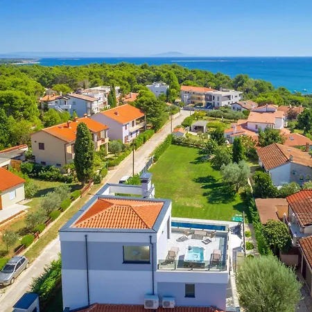 Villa K With Rooftop Jacuzzi, Sea View And Private Gym