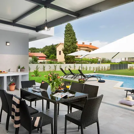 Villa K With Rooftop Jacuzzi, Sea View And Private Gym