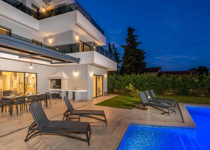 K With Rooftop Jacuzzi, Sea View And Private Gym