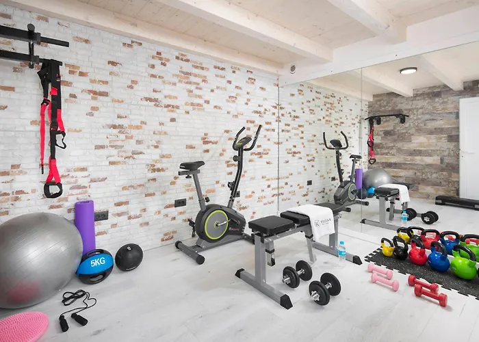 Villa K With Rooftop Jacuzzi, Sea View And Private Gym Premantura