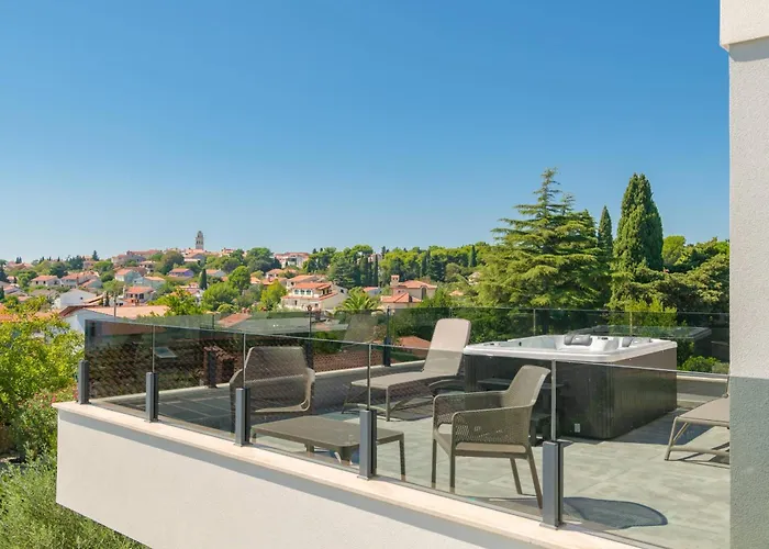 Villa K With Rooftop Jacuzzi, Sea View And Private Gym Premantura