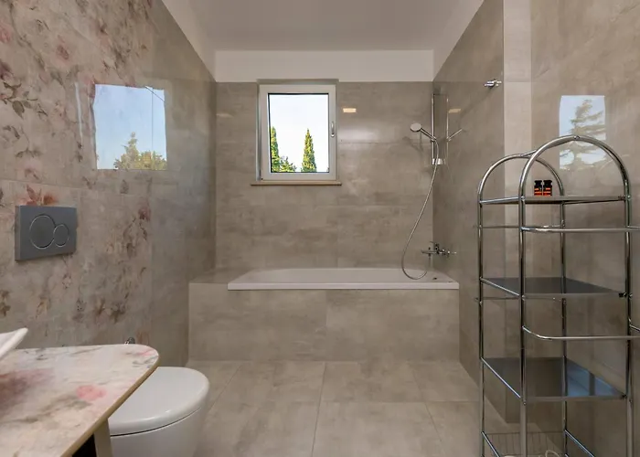 K With Rooftop Jacuzzi, Sea View And Private Gym Villa Premantura