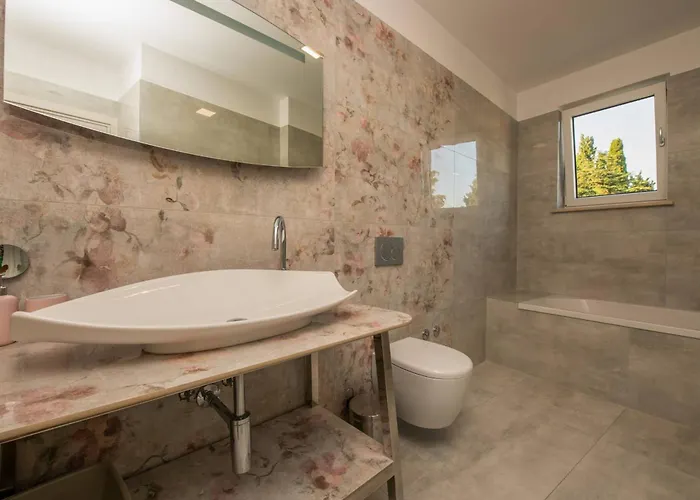 K With Rooftop Jacuzzi, Sea View And Private Gym