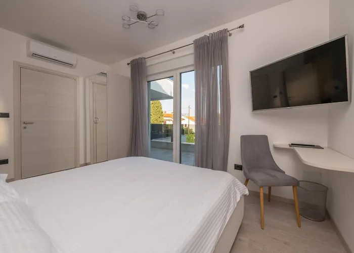 K With Rooftop Jacuzzi, Sea View And Private Gym Villa Premantura