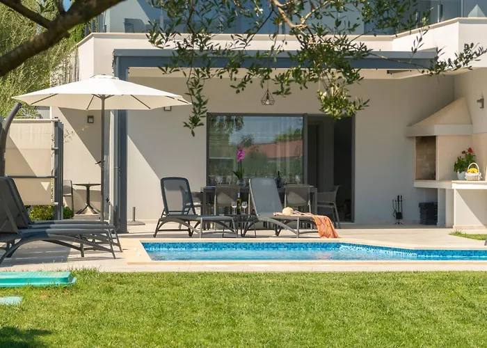 K With Rooftop Jacuzzi, Sea View And Private Gym Villa Premantura