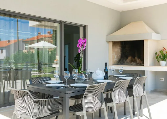 K With Rooftop Jacuzzi, Sea View And Private Gym * Premantura