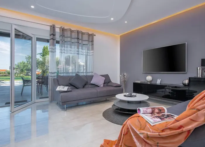 K With Rooftop Jacuzzi, Sea View And Private Gym Villa *