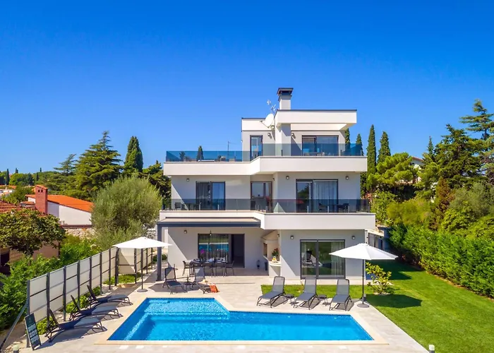 K With Rooftop Jacuzzi, Sea View And Private Gym Premantura